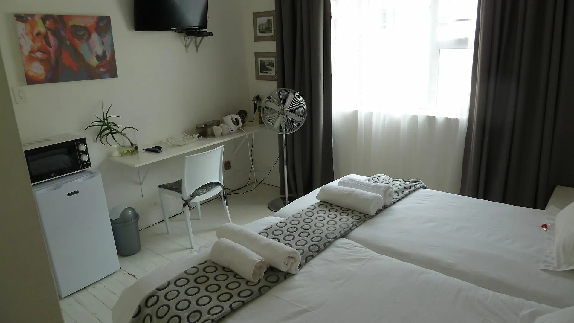 20 On Dixton Daire Cape Town 0*,  Güney Afrika